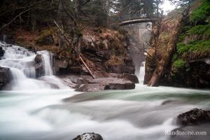 Pont d'Espagne depuis le cours d'eau