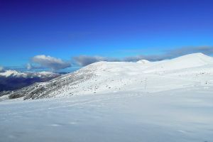 Hautacam sous le beau temps et la neige dans les Pyrnes