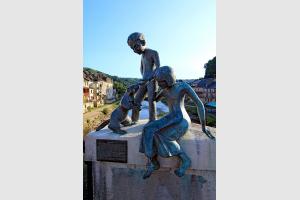 Statue sur le pont de Saint-Geniez-d'Olt
