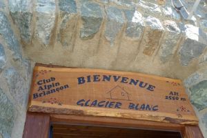 Refuge du Glacier Blanc dans les Alpes