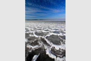 L'eau du lac d'Hourtin a gel du ct de Maubuisson