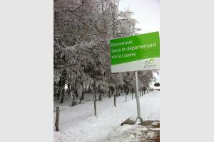 Aubrac, frontire entre l'Aveyron et la Lozre, enneige