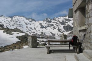 La terrasse du refuge de Migoulou