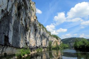Le chemin de halage sous Saint Cirq Lapopie