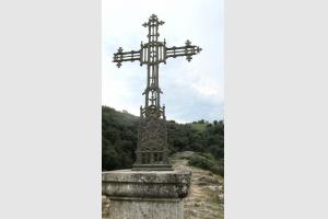 Croix au village de Bez Bdne