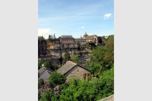 Le trou de Bozouls depuis la place centrale