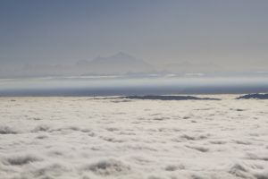 Une ile dans les nuages