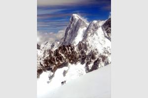 Corde dans les Alpes, en direction de l'Aiguille du Midi