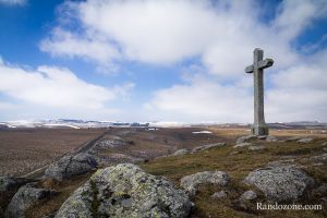 Croix du lac de Saint Andol