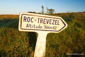 Dpart de la randonne pour le Roc Trevezel