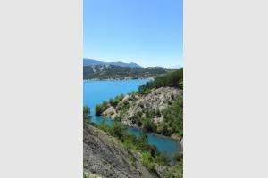 Vue sur le Lac de Serre Ponon, Alpes de Haute Provence