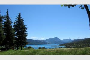 Le Lac de Serre Ponon, lac artificiel des Hautes Alpes