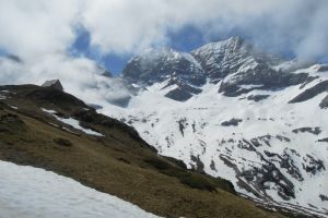 Refuge des Espuguettes et les Astazous enneigs