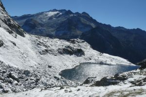 Lac des Gourgoutes et Maladeta vus depuis le Port de La Glre.