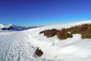En raquettes  neige sur la station de Hautacam, Pyrnes