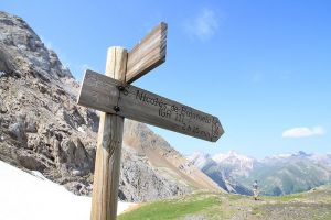 Le GR 11 passe par le col de Boucharo