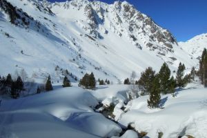 Raquettes  neige au dessus de Barges