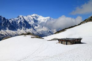 Cabane  ct du refuge du Lac Blanc