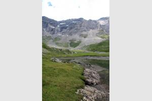 Passage au lac dans le cirque de Troumouse