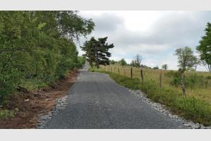 Randonnée au Puy de la Tuile Le chemin qui mène au sommet du puy