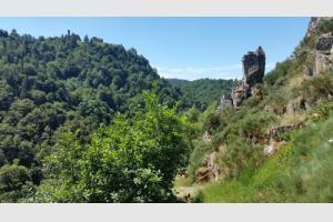 Sentier dans les gorges du Bs