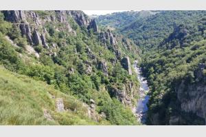 Le Bs coule au fond des gorges