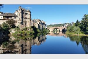 Pont Vieux et Vieux Palais  Espalion