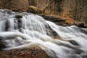 Belle cascade dans les Hautes-Pyrnes