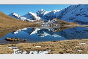 Superbe reflet sur le lac du Clou