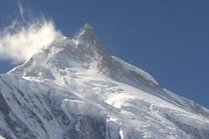 Le Manaslu depuis SamaGaon Le Manaslu depuis SamaGaon