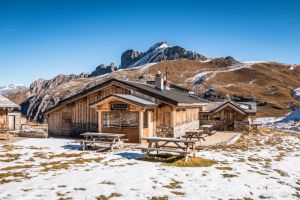 Un peu de neige au refuge du Grand Plan