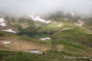 Nous arrivons en vue du lac des Espcires