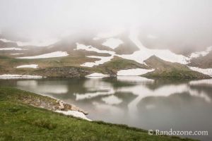 Nous passons au niveau du lac