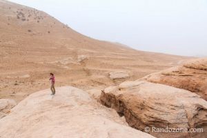Nous profitons de la vue sur le dsert avec le petit djeuner