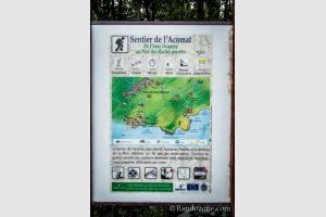 Panneau au dpart du sentier d'Acomat