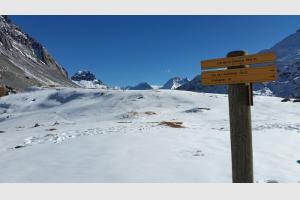 Randonnée au refuge du Col de la Vanoise Panneau du col à 2515m
