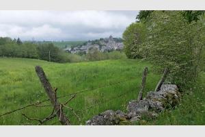 Laguiole vue depuis le sentier