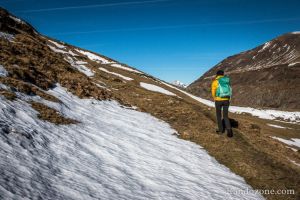 Dj un peu de neige au dbut de la rando