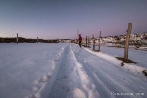 Superbe lumire dans la neige aprs le coucher du soleil
