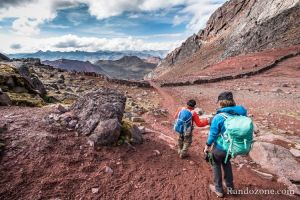 On vient de passer le col et on entame la descente