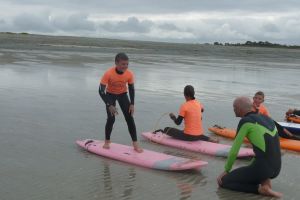 Outdoor: Initiation au surf à Audierne Initiation au surf à Audierne