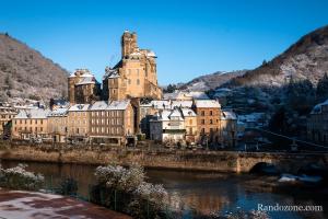 Chteau d'Estaing sous un peu de neige