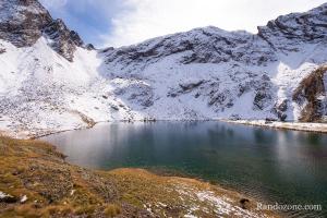 Dj un peu de neige au lac de Maucapra en octobre 2008