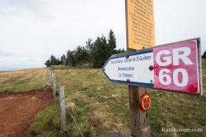 Balisage rouge et blanc sur le GR 60