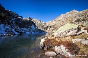 Lac de montagne dans les Hautes-Pyrénées