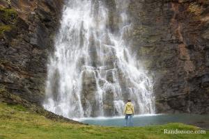 A la dcouverte de la majestueuse cascade Rottenvikfossen en Norvge