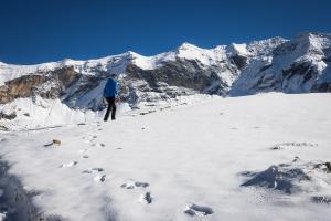 La randonne commence avec les sommets de Troumouse en arrire plan