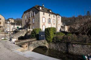 Visite du village de La Canourgue en Lozère