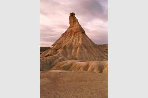 Le Castil au coucher du soleil dans le dsert des Bardenas