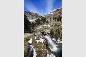 Cascade dans le cirque de Gavarnie